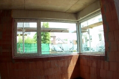 Eckvitrine mit einem Dreh-Kipp Fenster